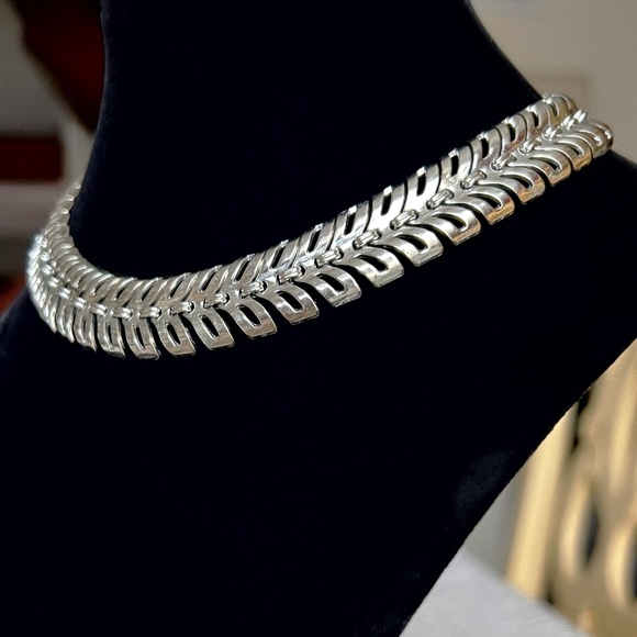 50’s Silver Tone Link Choker Necklace - Picture 2 of 5